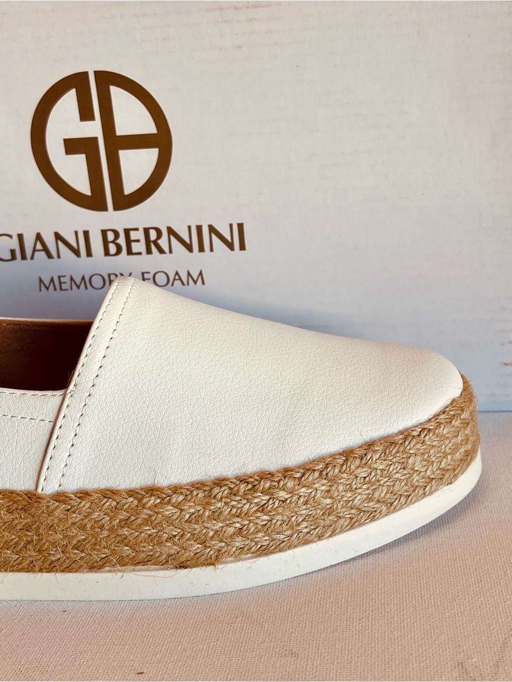 NIB GIANI BERNINI MEMORY FOAM SLIP ON ESPADRILLES WHITE WOMENS SIZE 8 - Picture 3 of 17